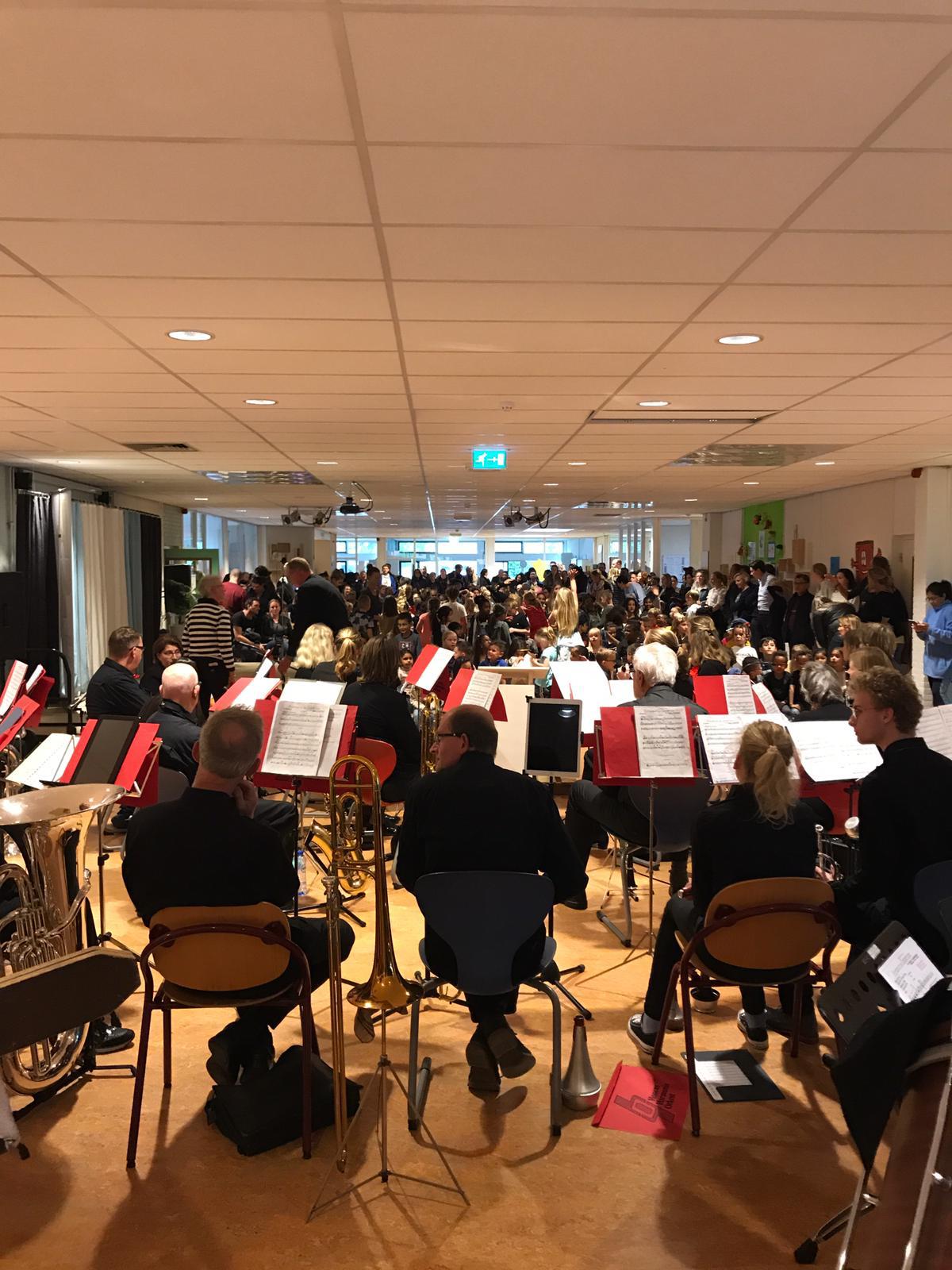 Concert van het Hoorns orkest 